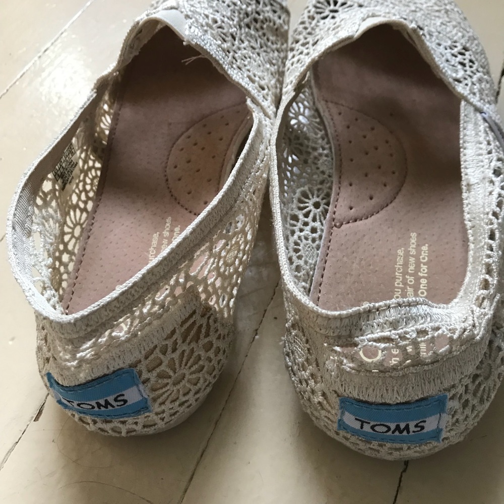 Cream crotchet slip-on Toms shoes